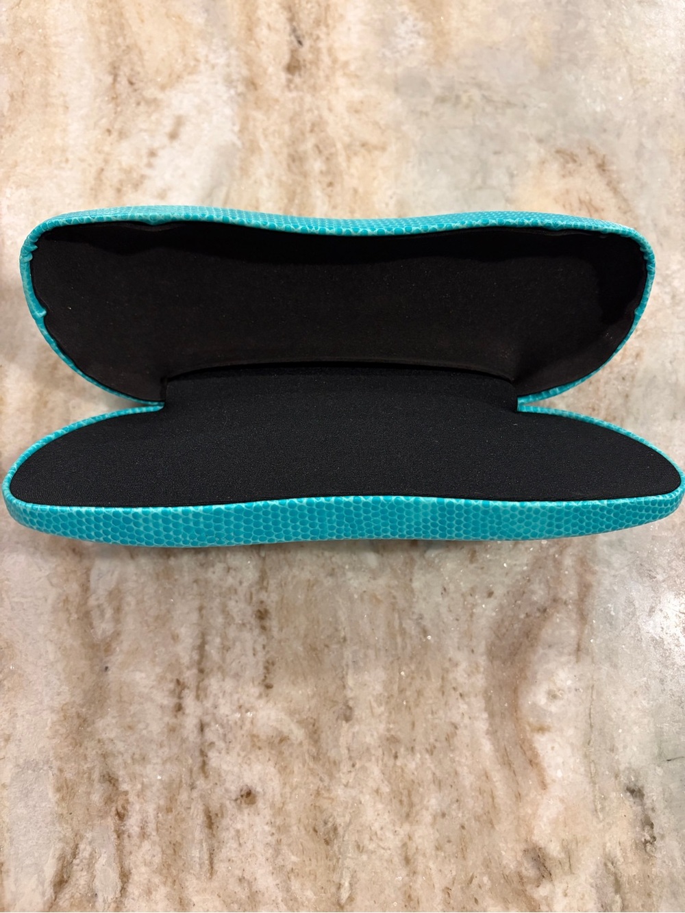 NWT eyebobs Rectangular 2.5 Reading Glasses “WHO NOSE” with branded case - Picture 7 of 8